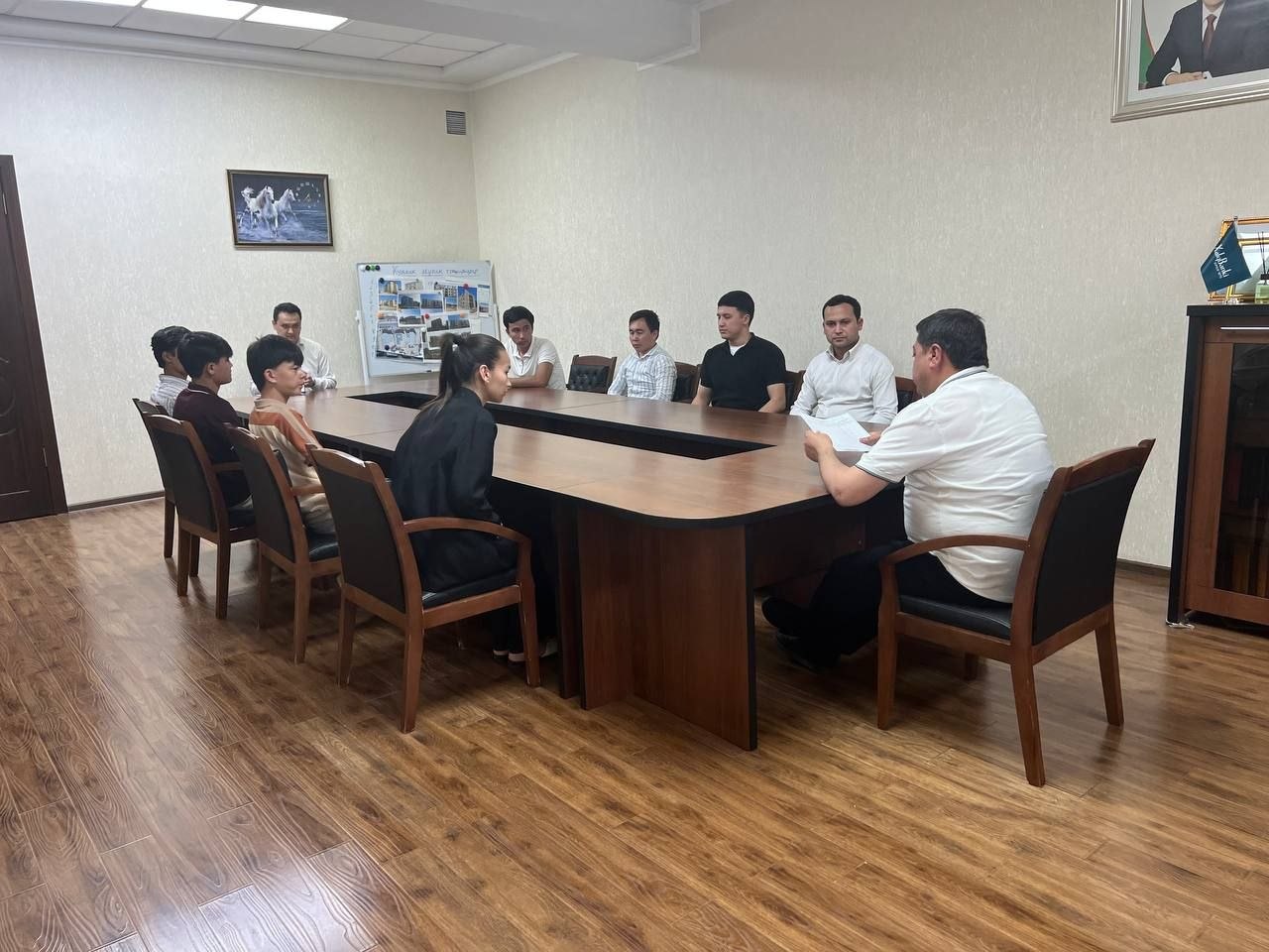 AT Xalq banki Sirdaryo viloyat Mintaqaviy markazi boshlig‘i hamda Guliston shahar yoshlari bilan “Rahbar va yoshlar” uchrashuvi o‘tkazildi.